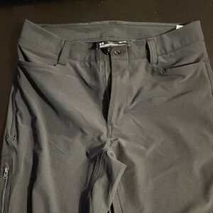 Under Armour Gray Cargo Pants with Classic Style